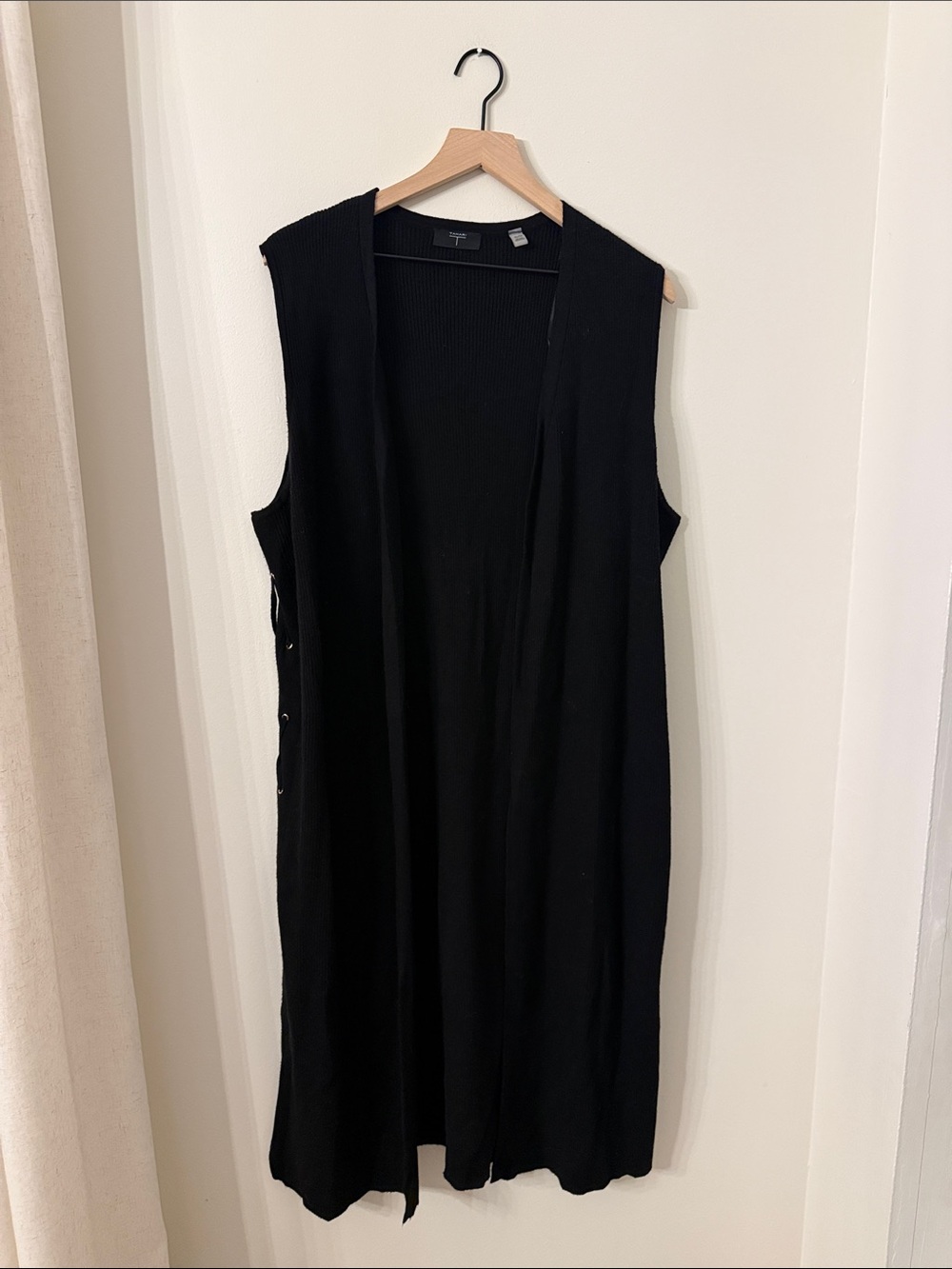 Tahari Black Sleeveless Midi Open-Front Knit Vest sweater